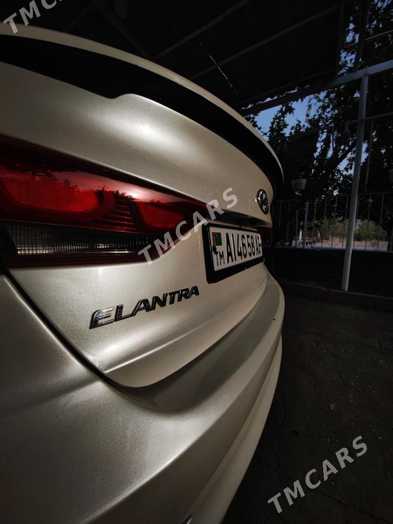 Hyundai Elantra 2017 - 177 000 TMT - Ýanbaş - img 7