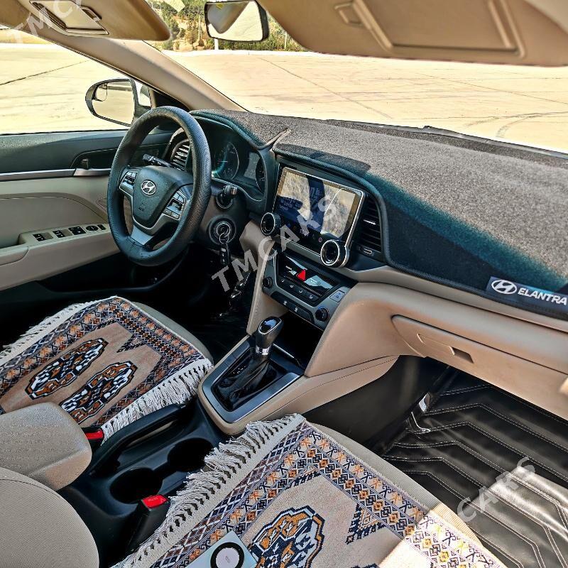 Hyundai Elantra 2017 - 177 000 TMT - Ýanbaş - img 10