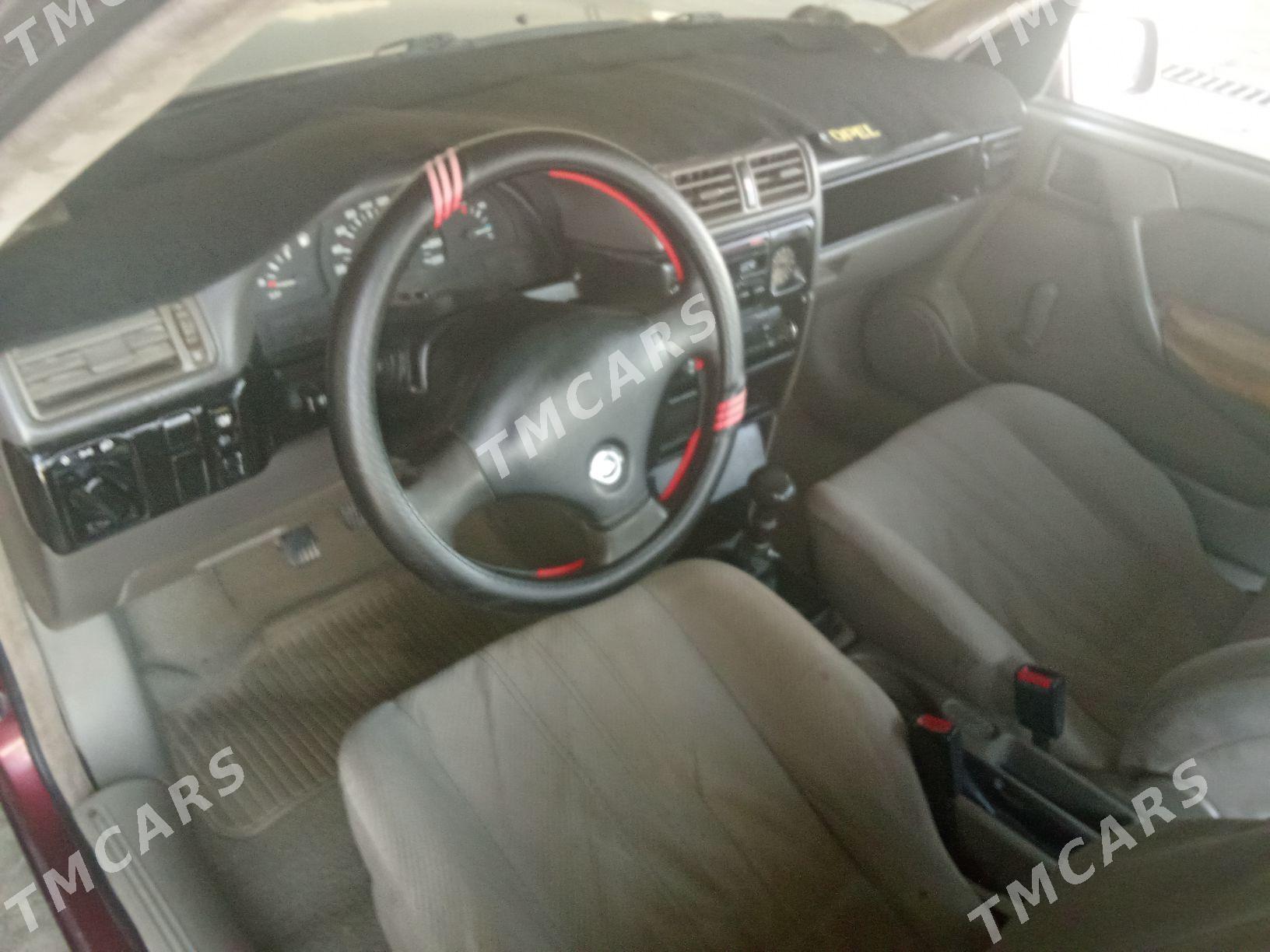 Opel Vectra 1990 - 29 000 TMT - Мары - img 3