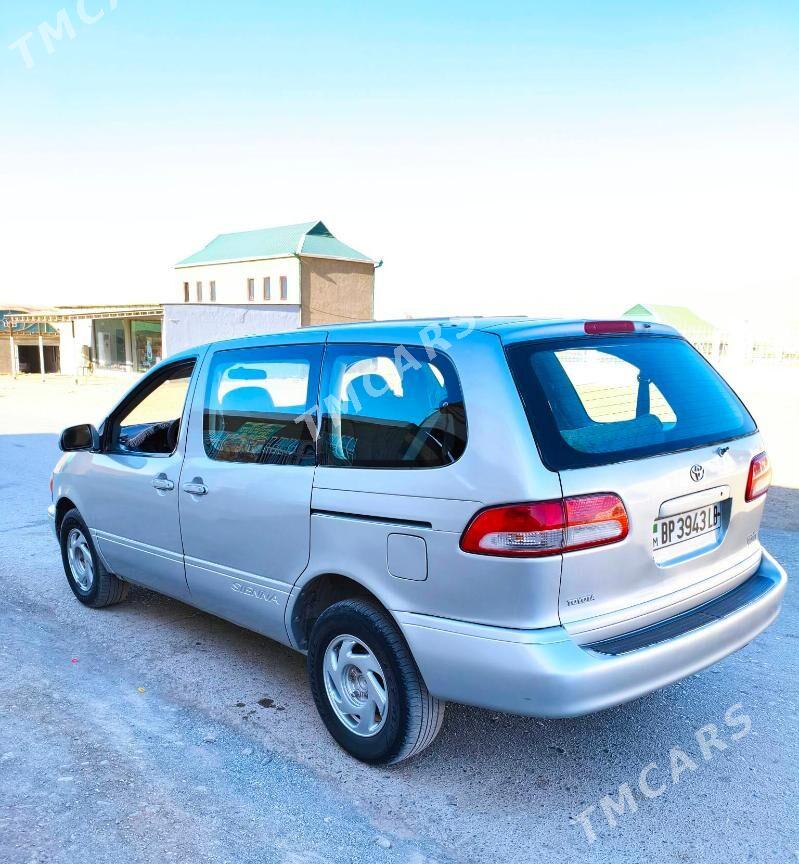 Toyota Sienna 2002 - 150 000 TMT - Магданлы - img 2