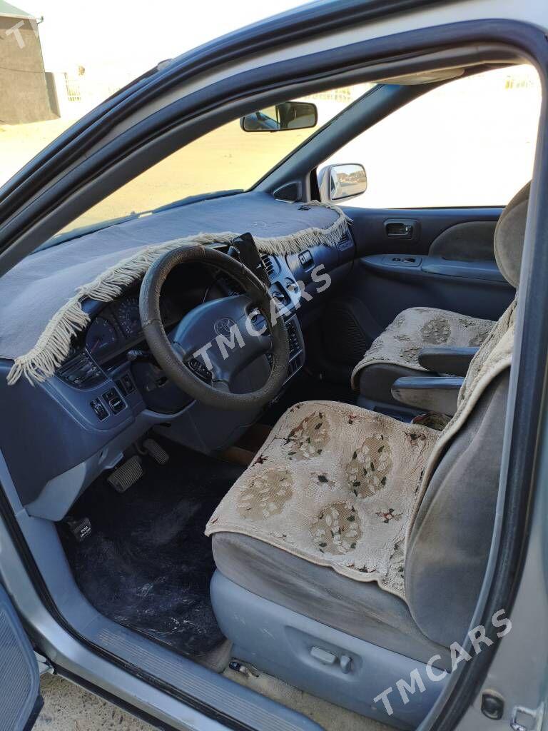 Toyota Sienna 2002 - 150 000 TMT - Магданлы - img 4