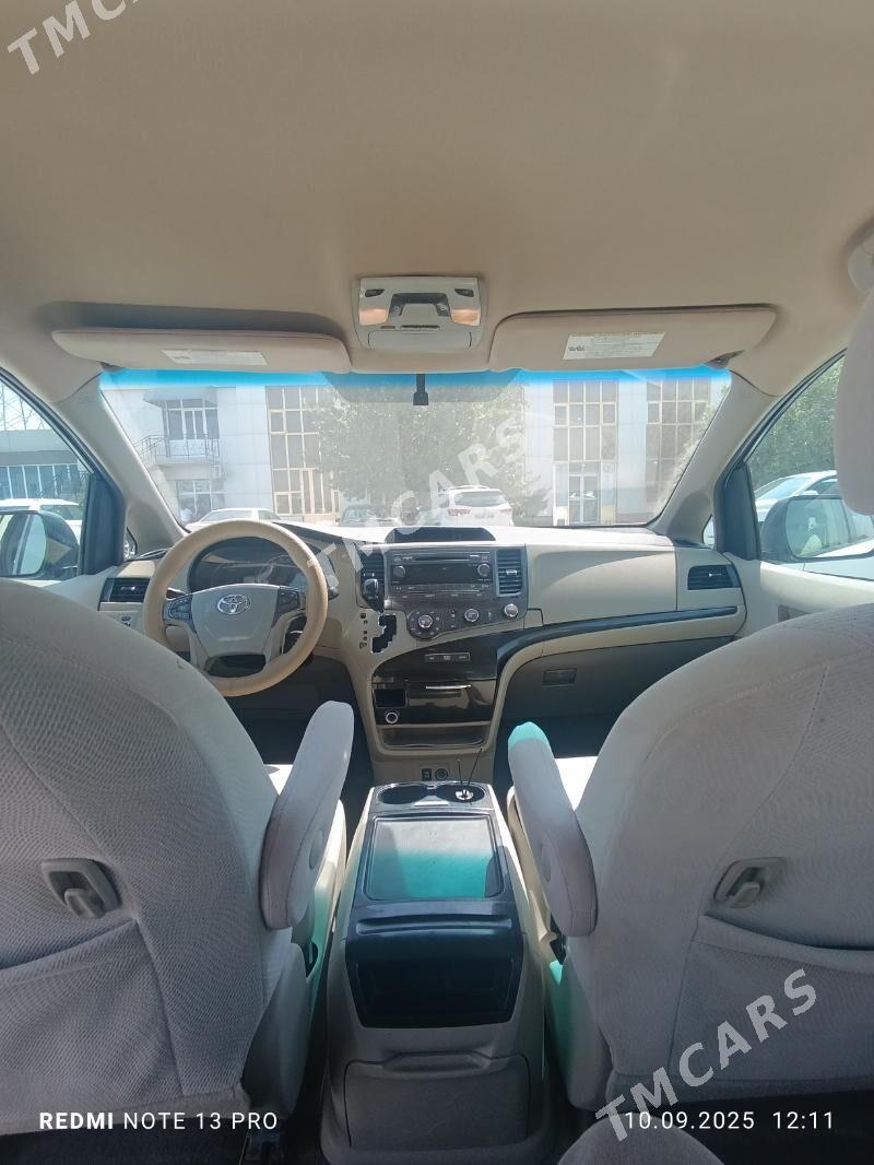 Toyota Sienna 2012 - 285 000 TMT - Мары - img 9
