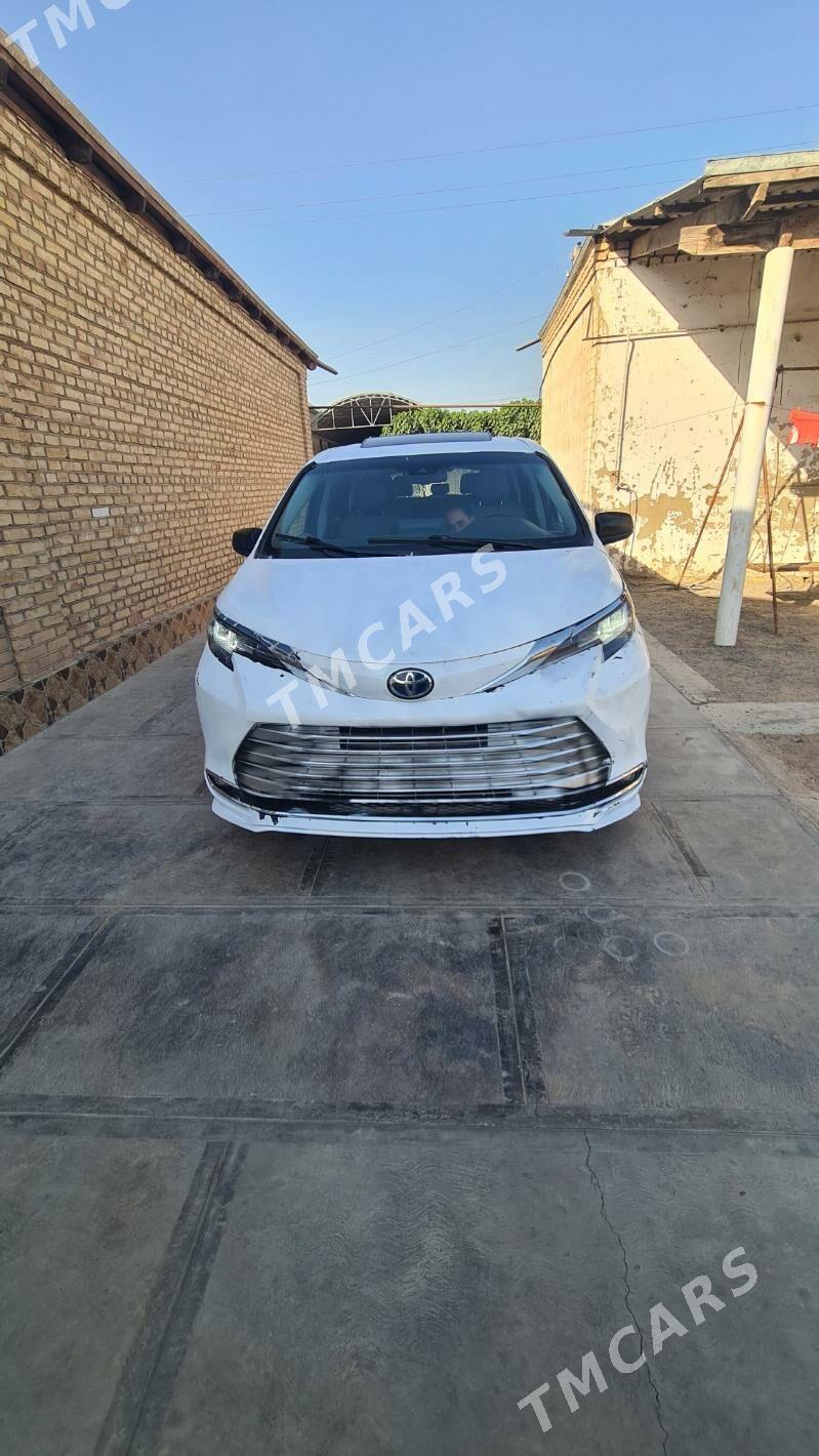 Toyota Sienna 2020 - 390 000 TMT - Мургап - img 8