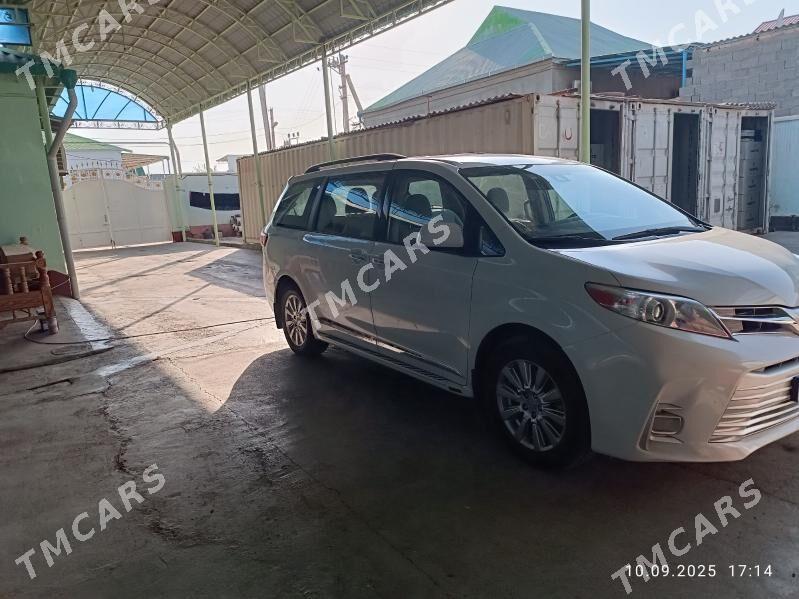 Toyota Sienna 2019 - 395 000 TMT - Aşgabat - img 4
