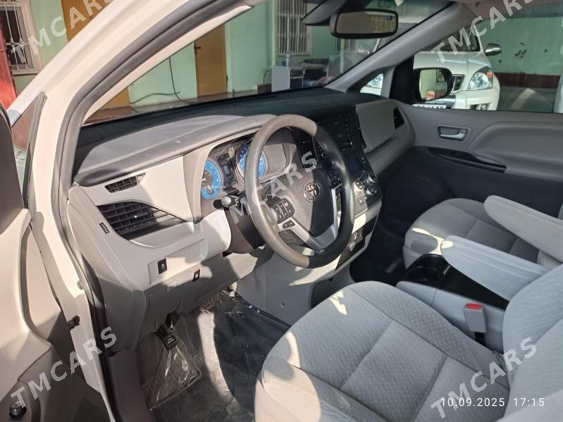 Toyota Sienna 2019 - 395 000 TMT - Aşgabat - img 2