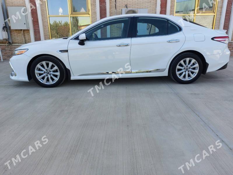 Toyota Camry 2019 - 277 000 TMT - Бузмеин - img 3