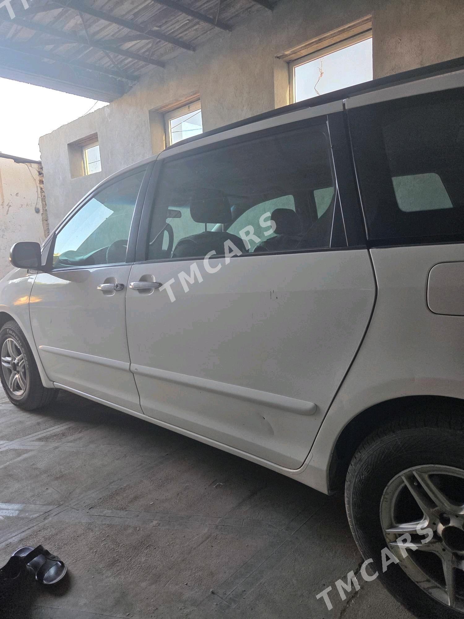 Toyota Sienna 2006 - 240 000 TMT - Туркменабат - img 7