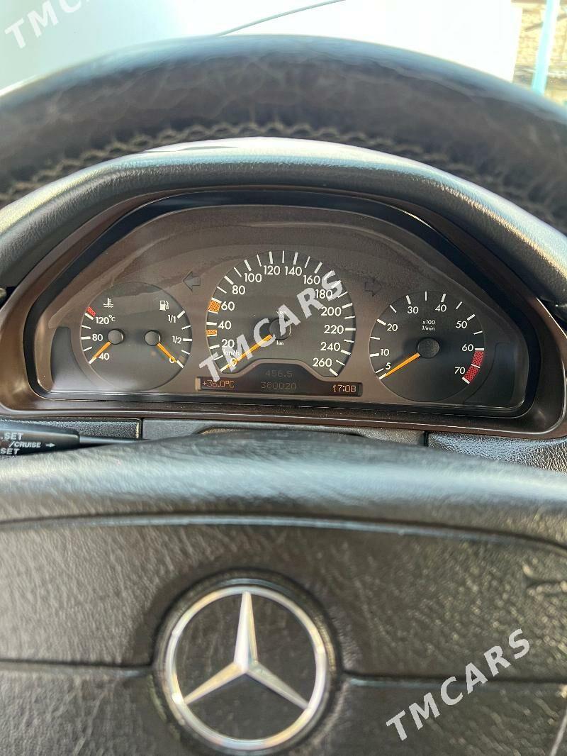 Mercedes-Benz E320 1999 - 125 000 TMT - Hitrowka - img 3