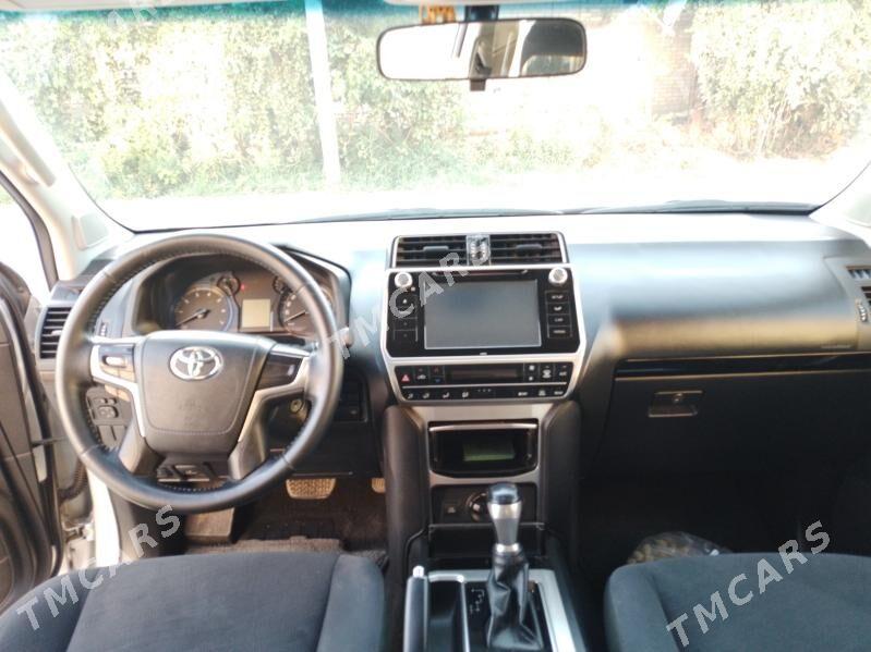 Toyota Land Cruiser Prado 2017 - 780 000 TMT - Дянев - img 5