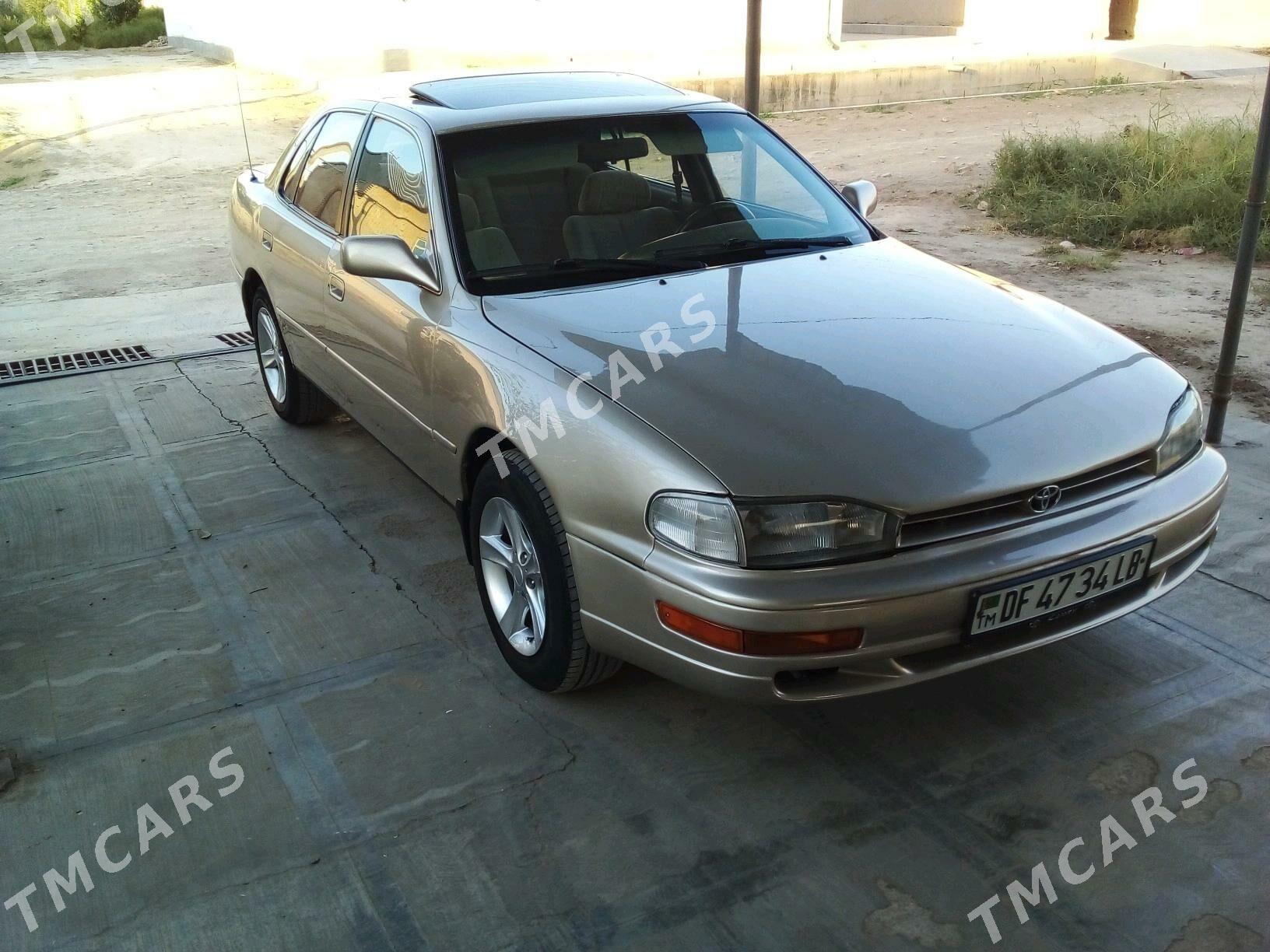 Toyota Camry 1995 - 96 000 TMT - Saýat - img 2