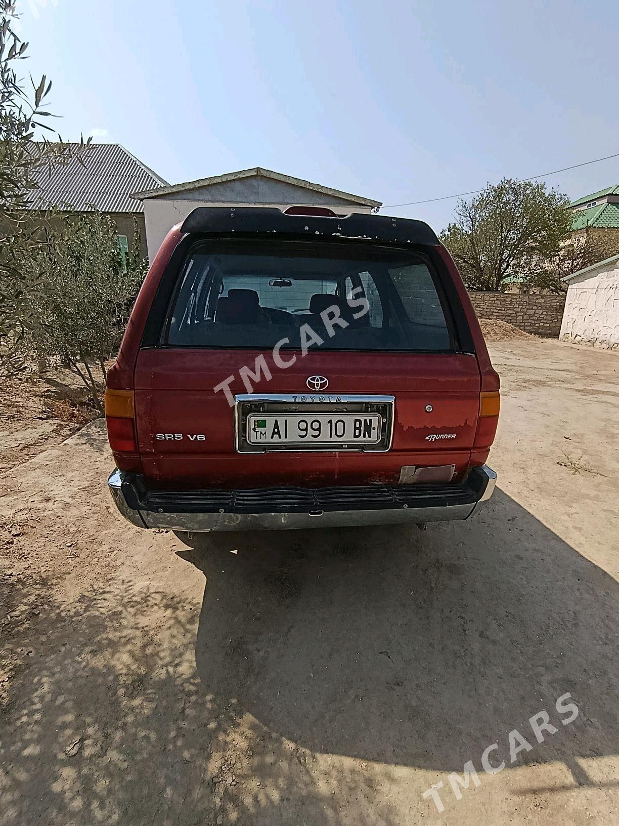 Toyota 4Runner 1995 - 32 000 TMT - Этрек - img 3