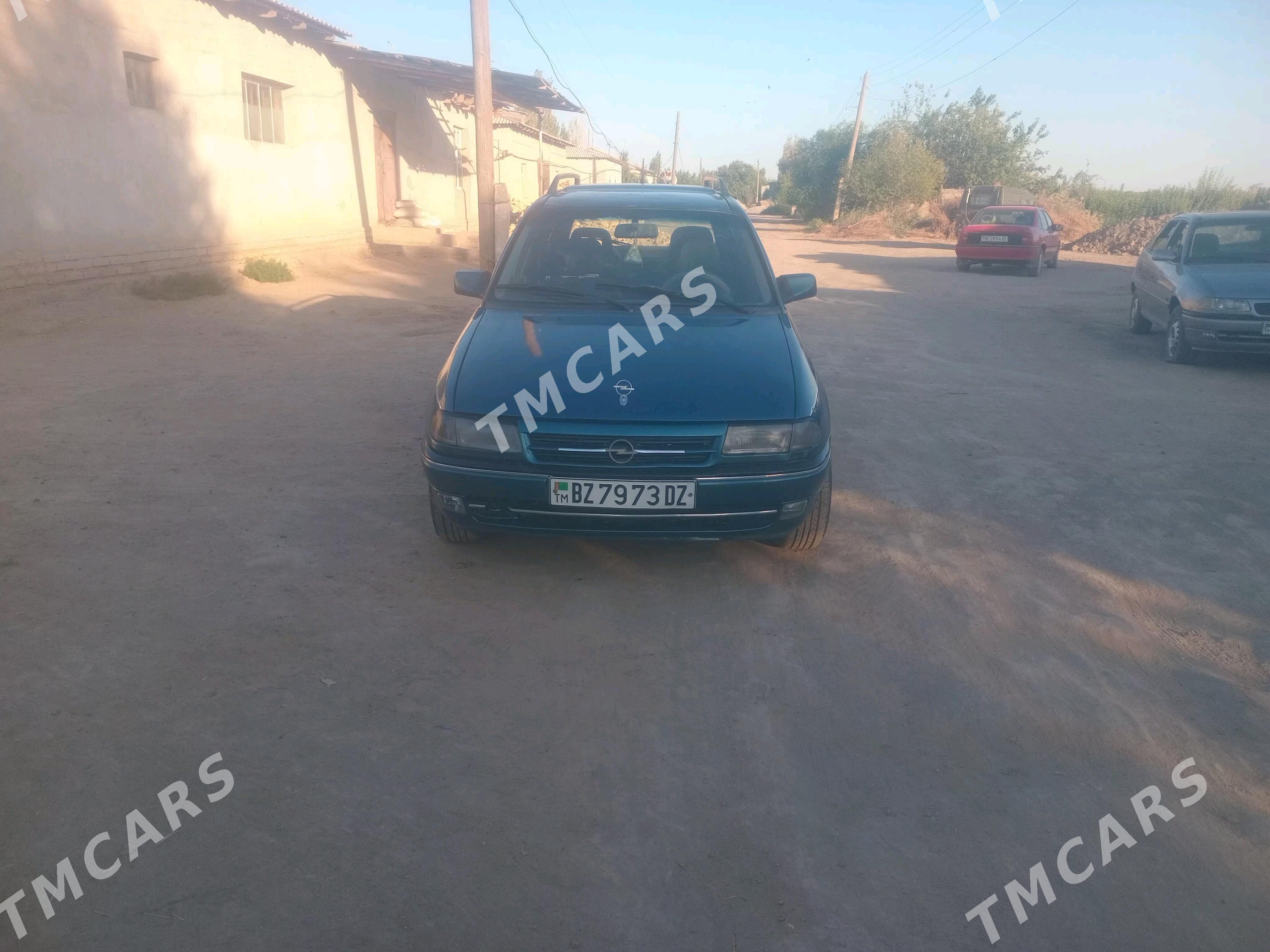 Opel Astra 1993 - 45 000 TMT - Губадаг - img 2
