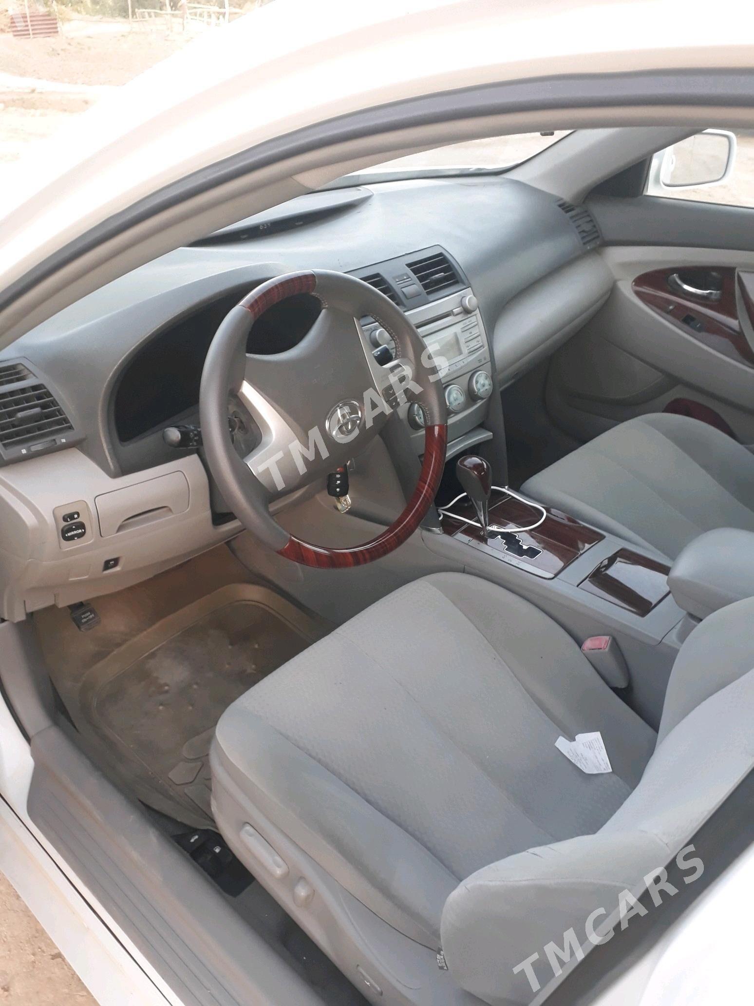 Toyota Camry 2011 - 180 000 TMT - Байрамали - img 3