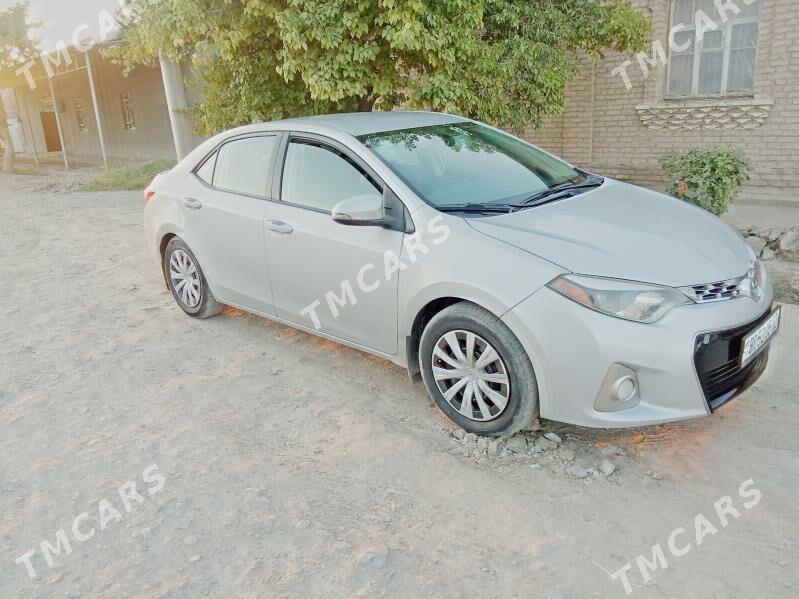 Toyota Corolla 2014 - 190 000 TMT - Дашогуз - img 4