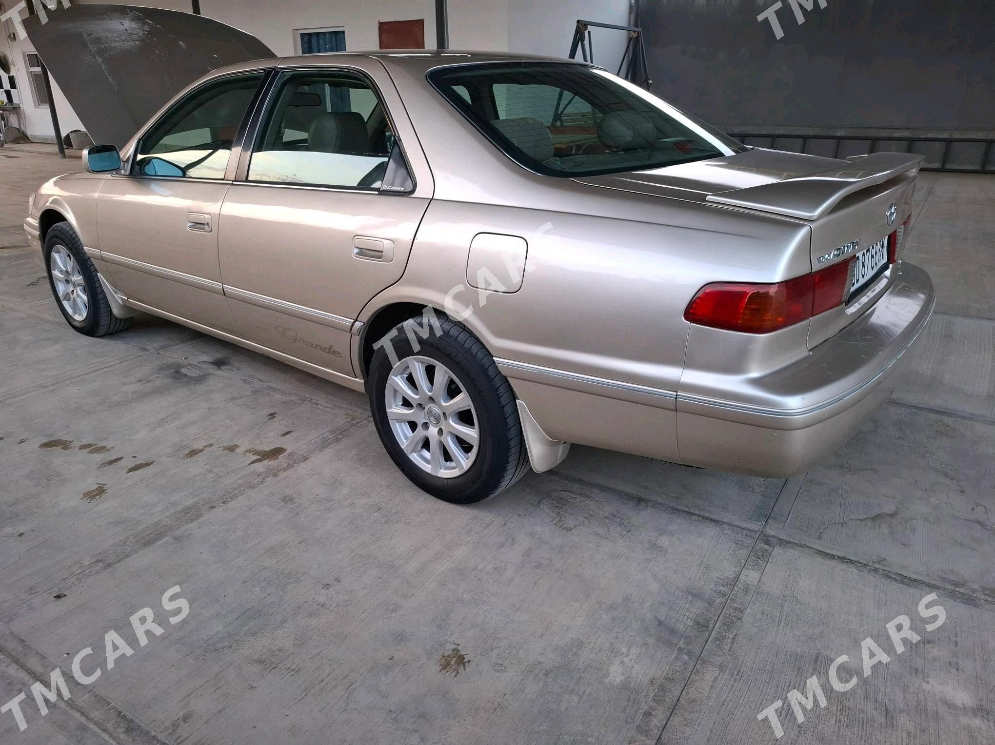 Toyota Camry 2000 - 150 000 TMT - Magtymguly - img 3