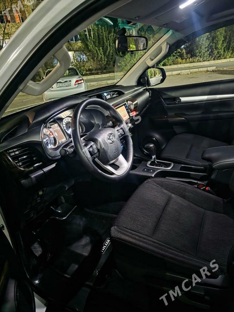 Toyota Hilux 2025 - 660 000 TMT - Aşgabat - img 9