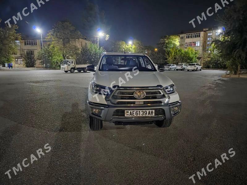 Toyota Hilux 2025 - 660 000 TMT - Aşgabat - img 7