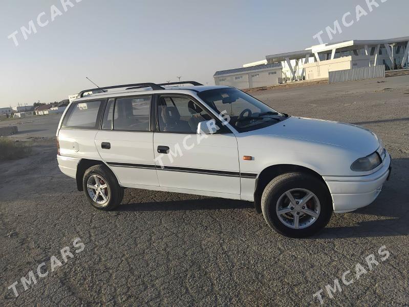 Opel Astra 1993 - 65 000 TMT - Сакар - img 10