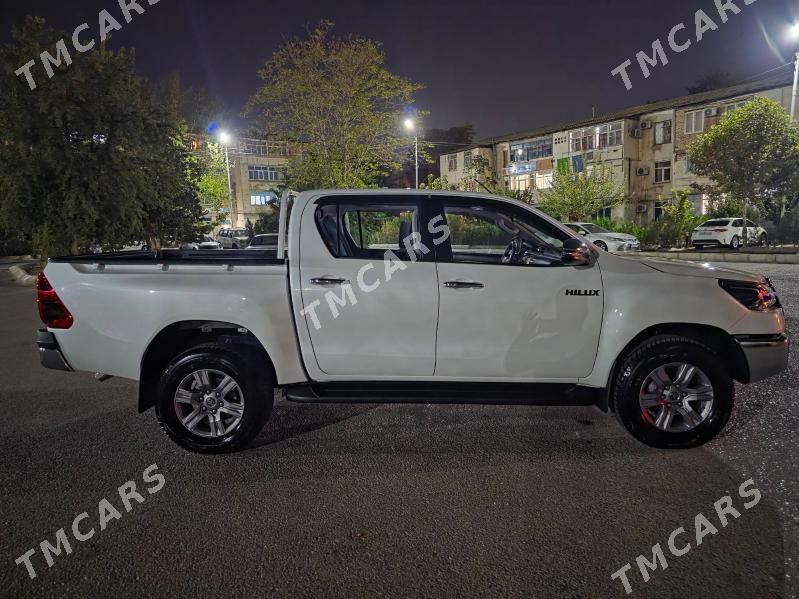 Toyota Hilux 2025 - 660 000 TMT - Aşgabat - img 6