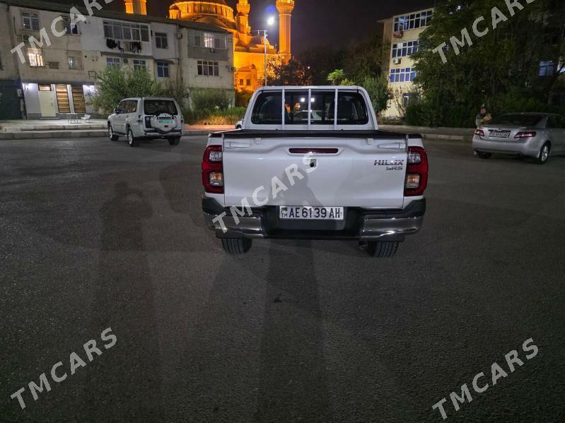 Toyota Hilux 2025 - 660 000 TMT - Aşgabat - img 2