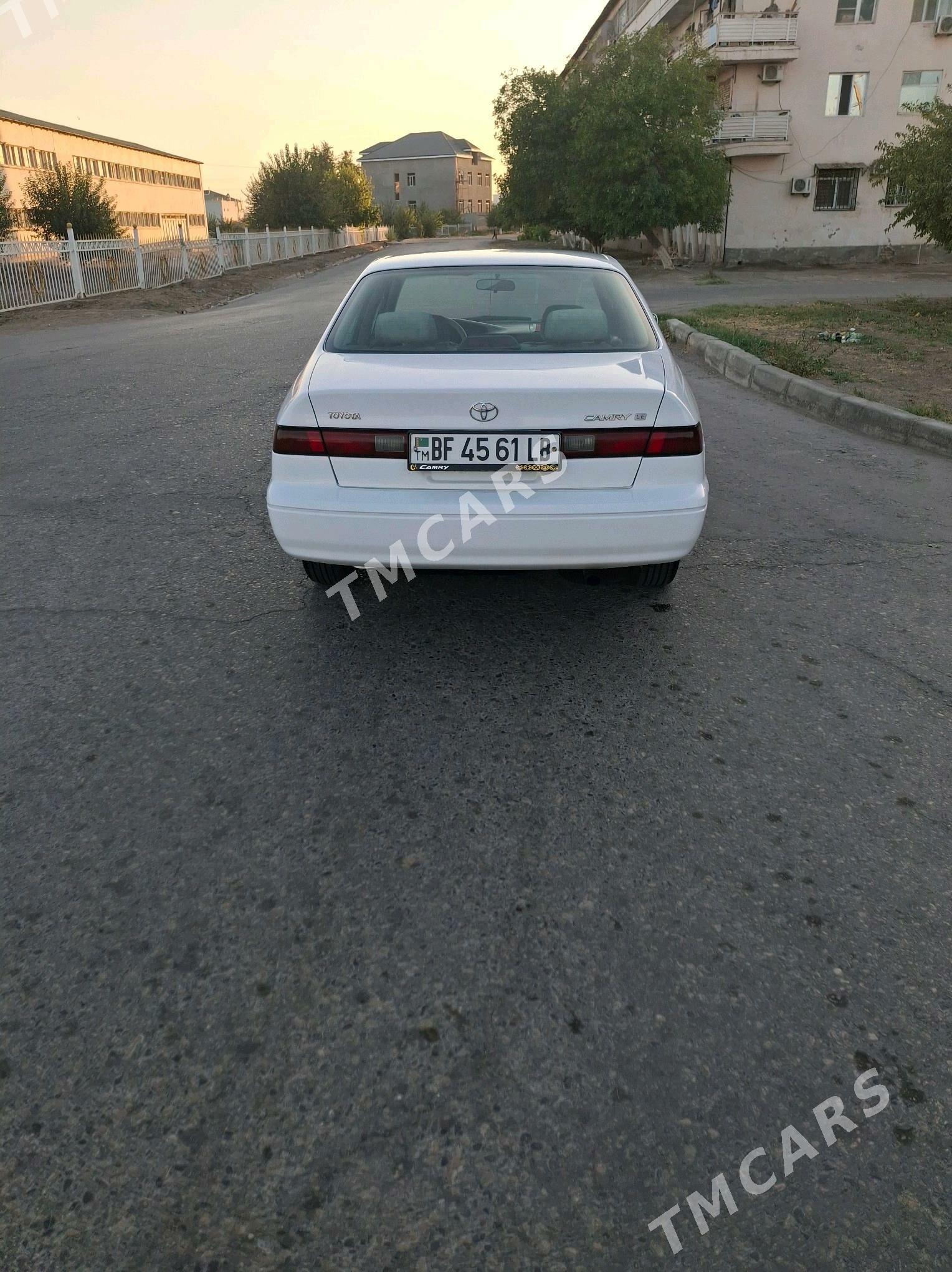Toyota Camry 1998 - 118 000 TMT - Туркменабат - img 2