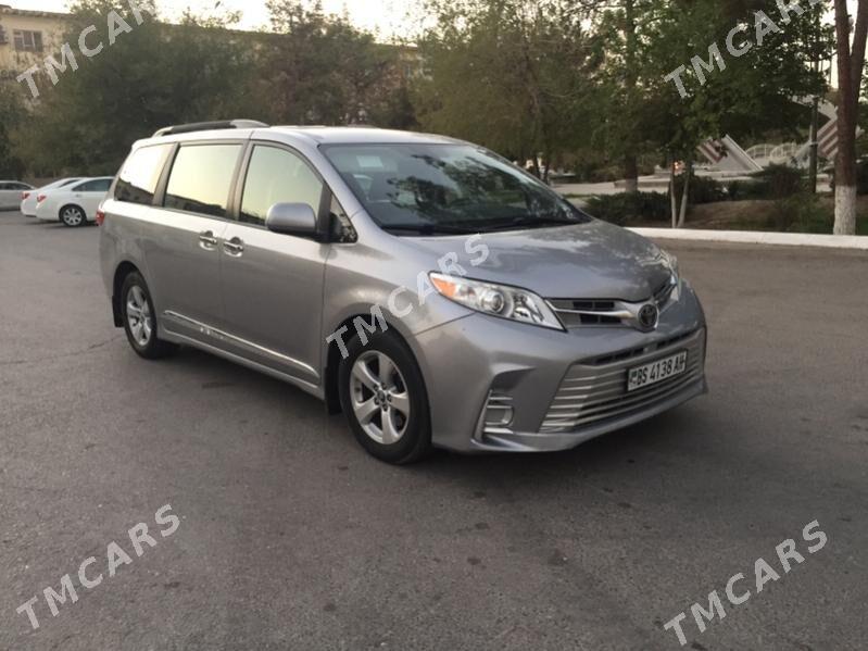 Toyota Sienna 2018 - 375 000 TMT - Aşgabat - img 3