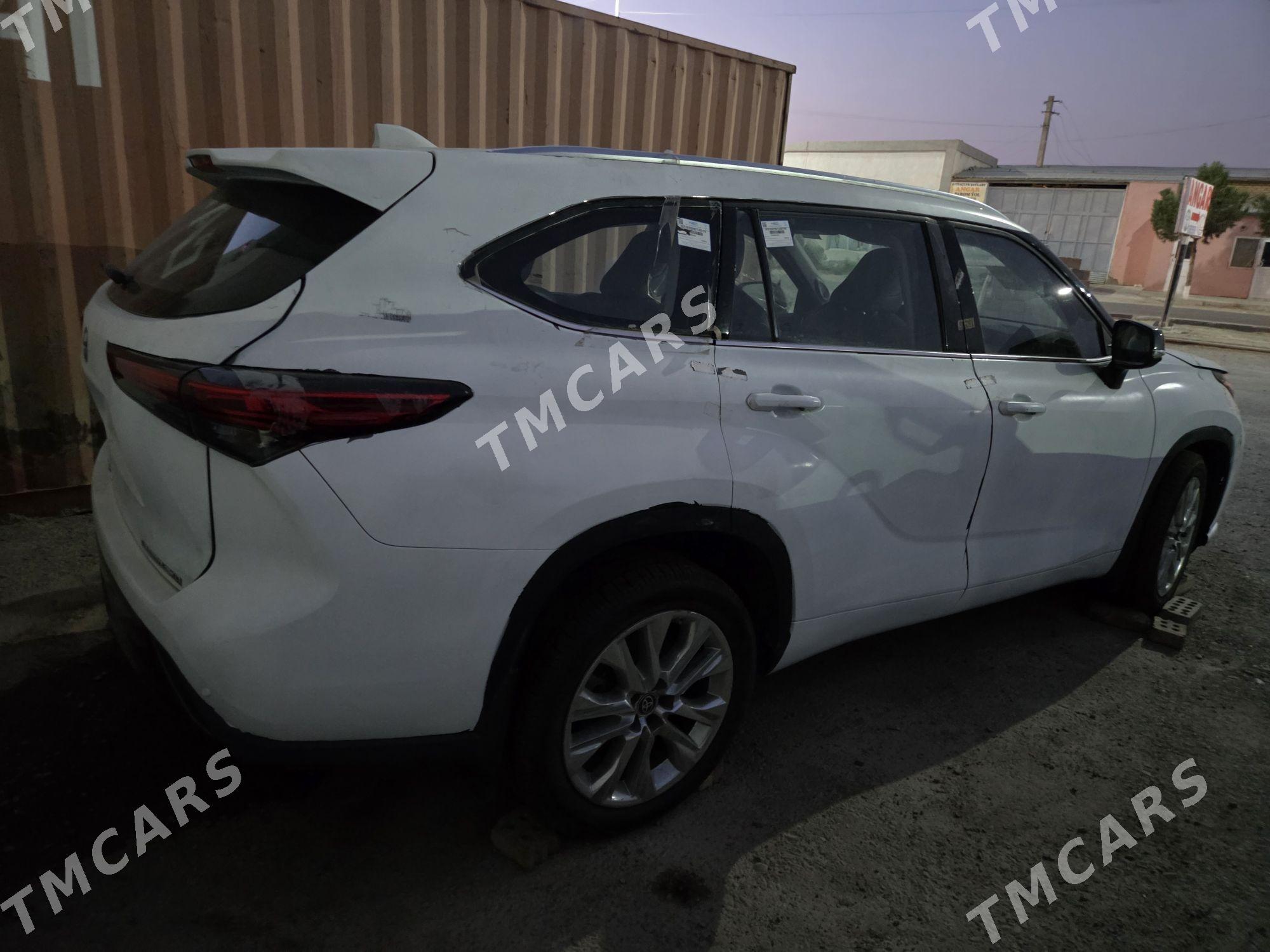 Toyota Highlander 2021 - 490 000 TMT - Мары - img 4