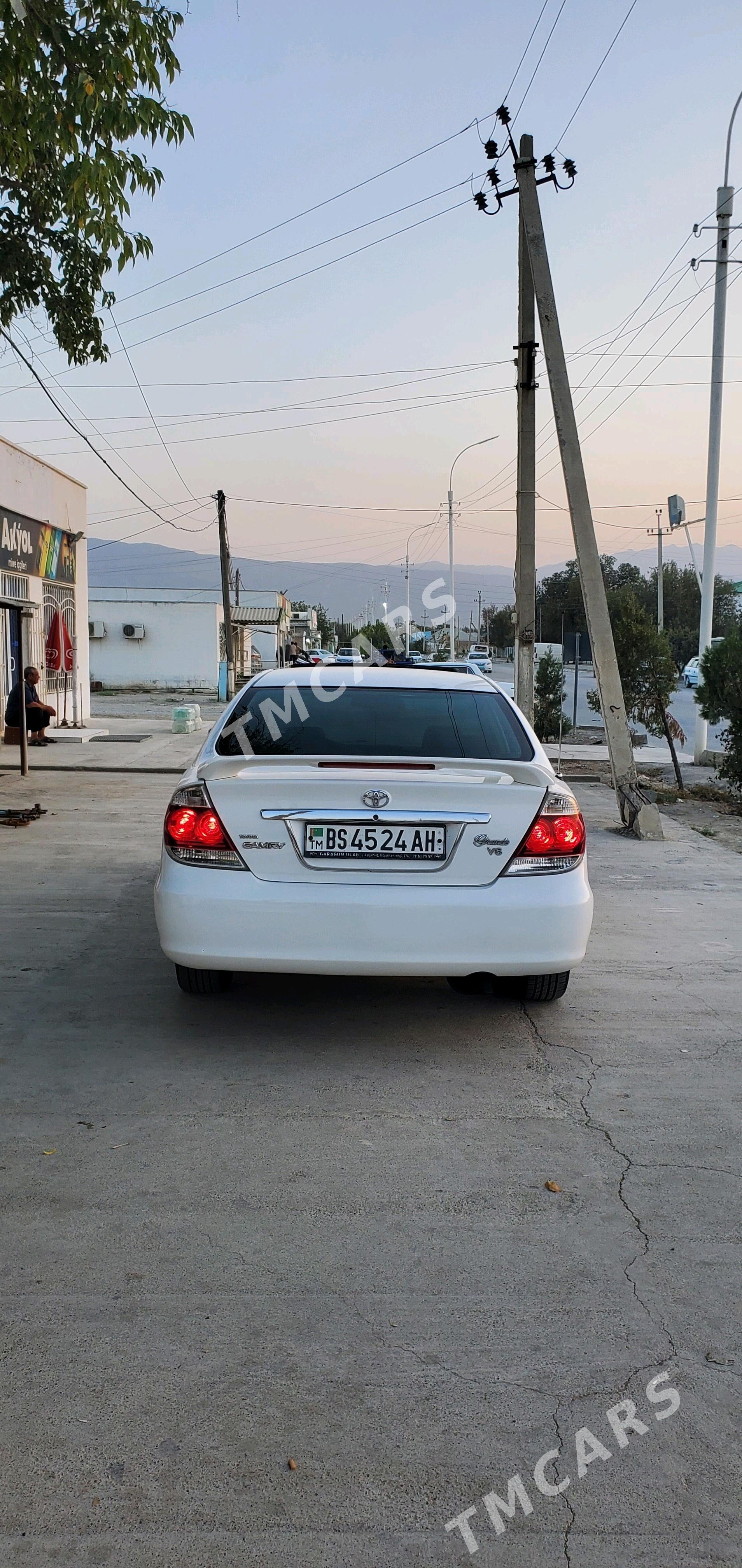 Toyota Camry 2003 - 170 000 TMT - Bäherden - img 4