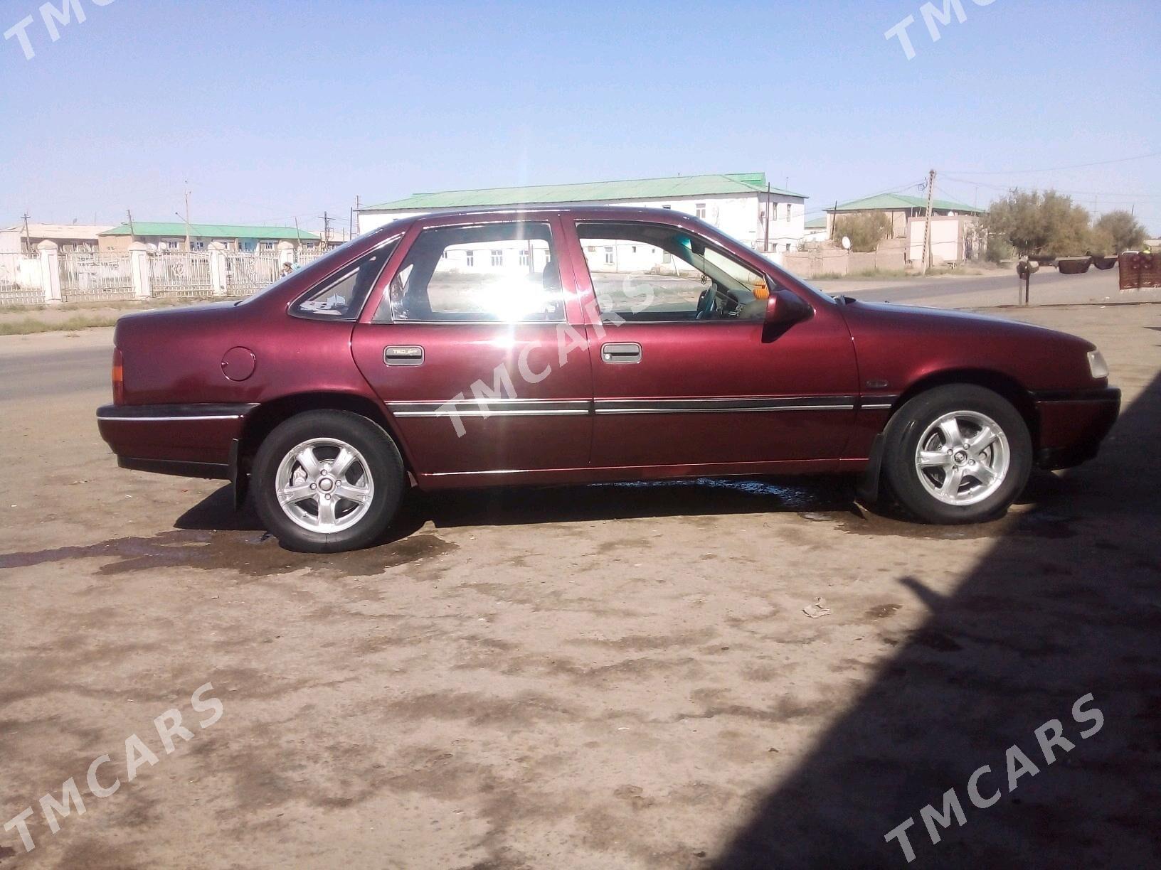 Opel Vectra 1990 - 32 000 TMT - Губадаг - img 4