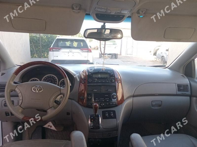 Toyota Sienna 2003 - 210 000 TMT - Губадаг - img 2