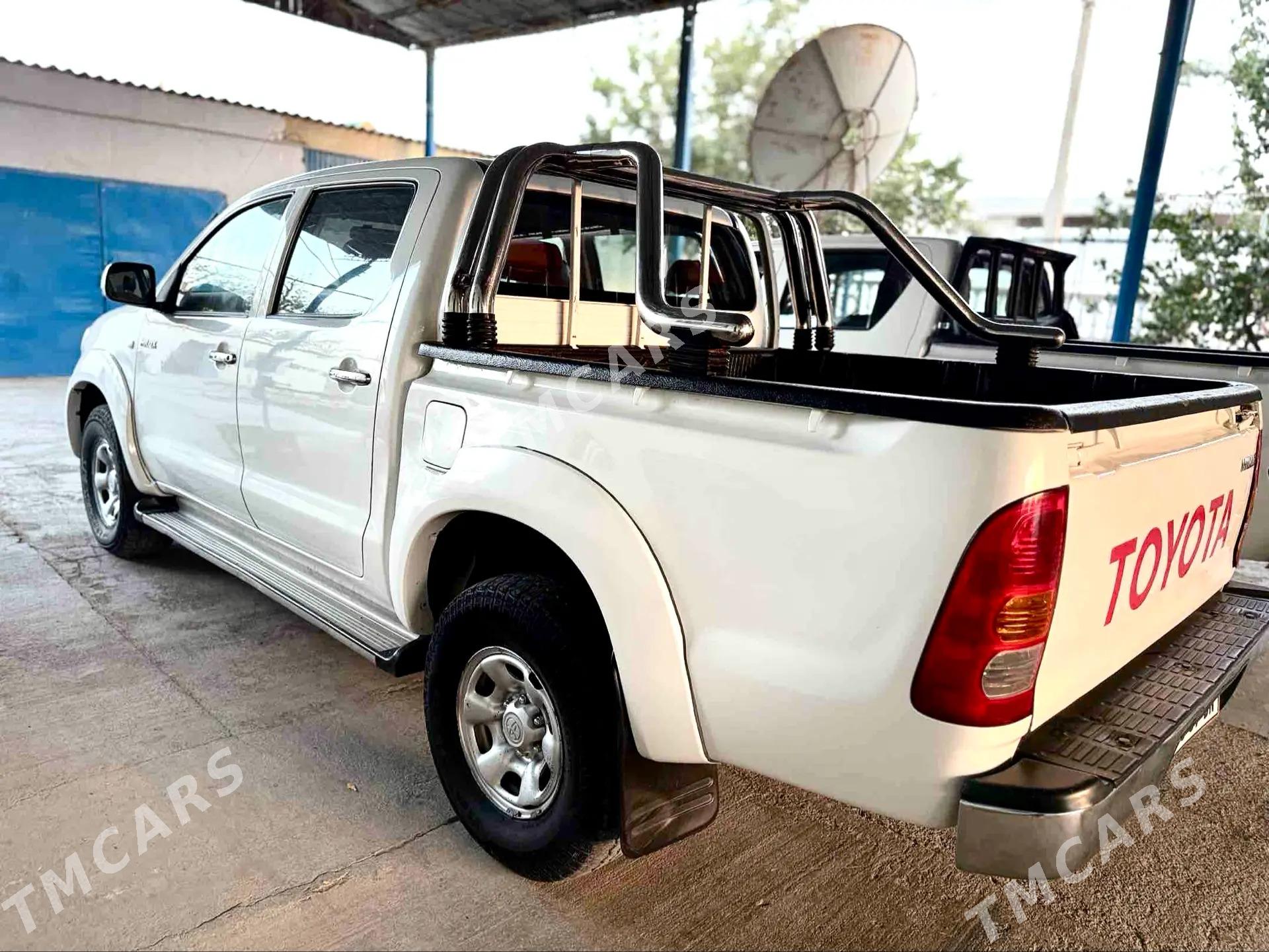 Toyota Hilux 2009 - 230 000 TMT - Türkmenbaşy - img 2