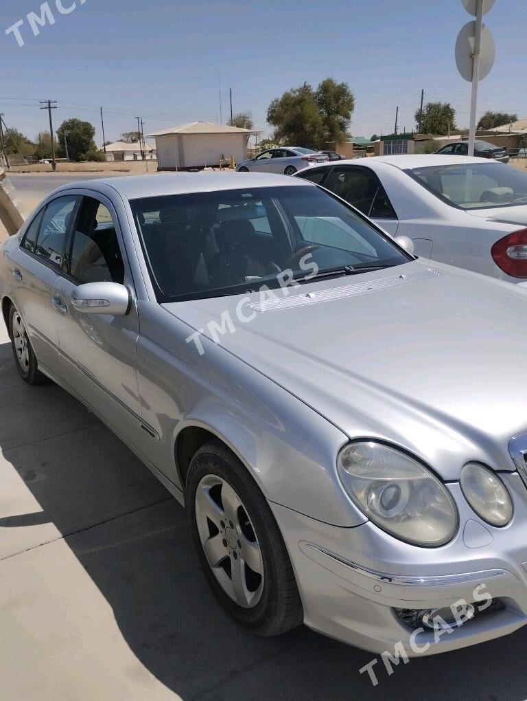 Mercedes-Benz E320 2003 - 110 000 TMT - Мары - img 5