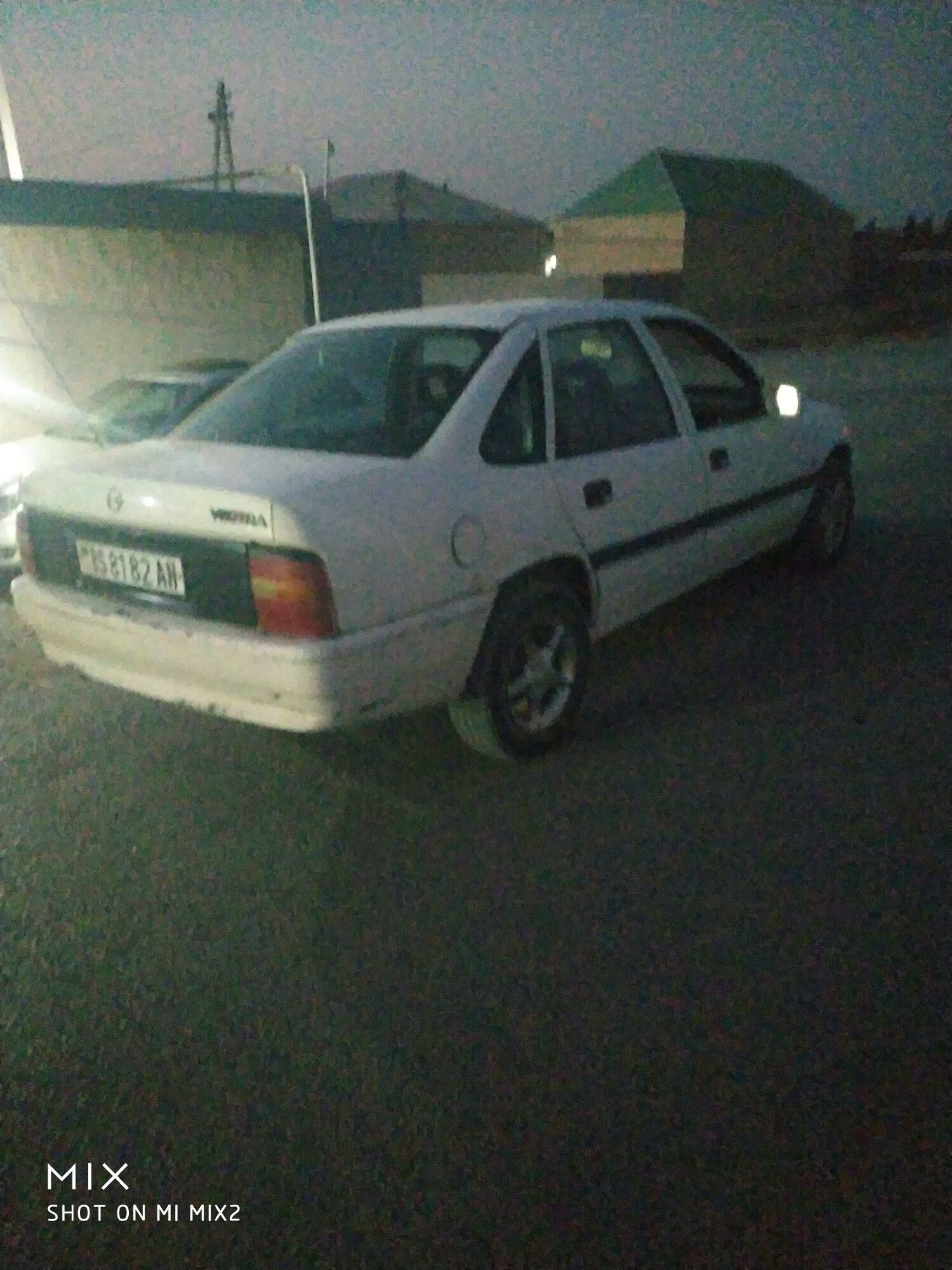 Opel Vectra 1989 - 19 000 TMT - Bäherden - img 2