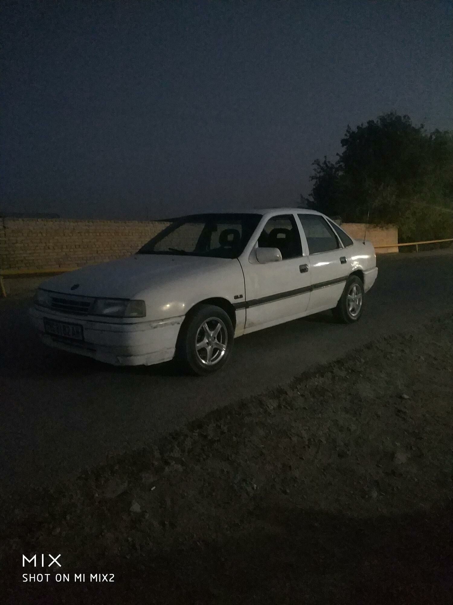 Opel Vectra 1989 - 19 000 TMT - Bäherden - img 3