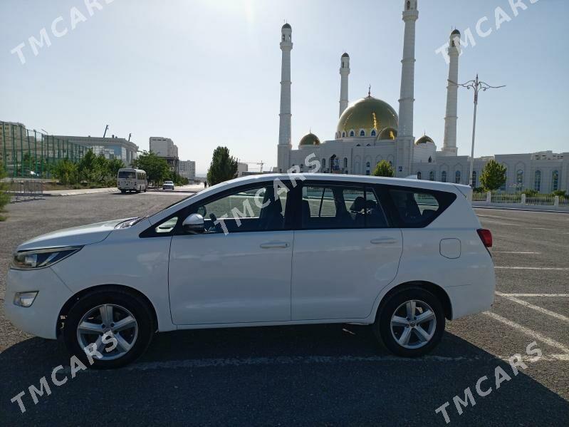 Toyota Innova 2020 - 300 000 TMT - Ашхабад - img 4