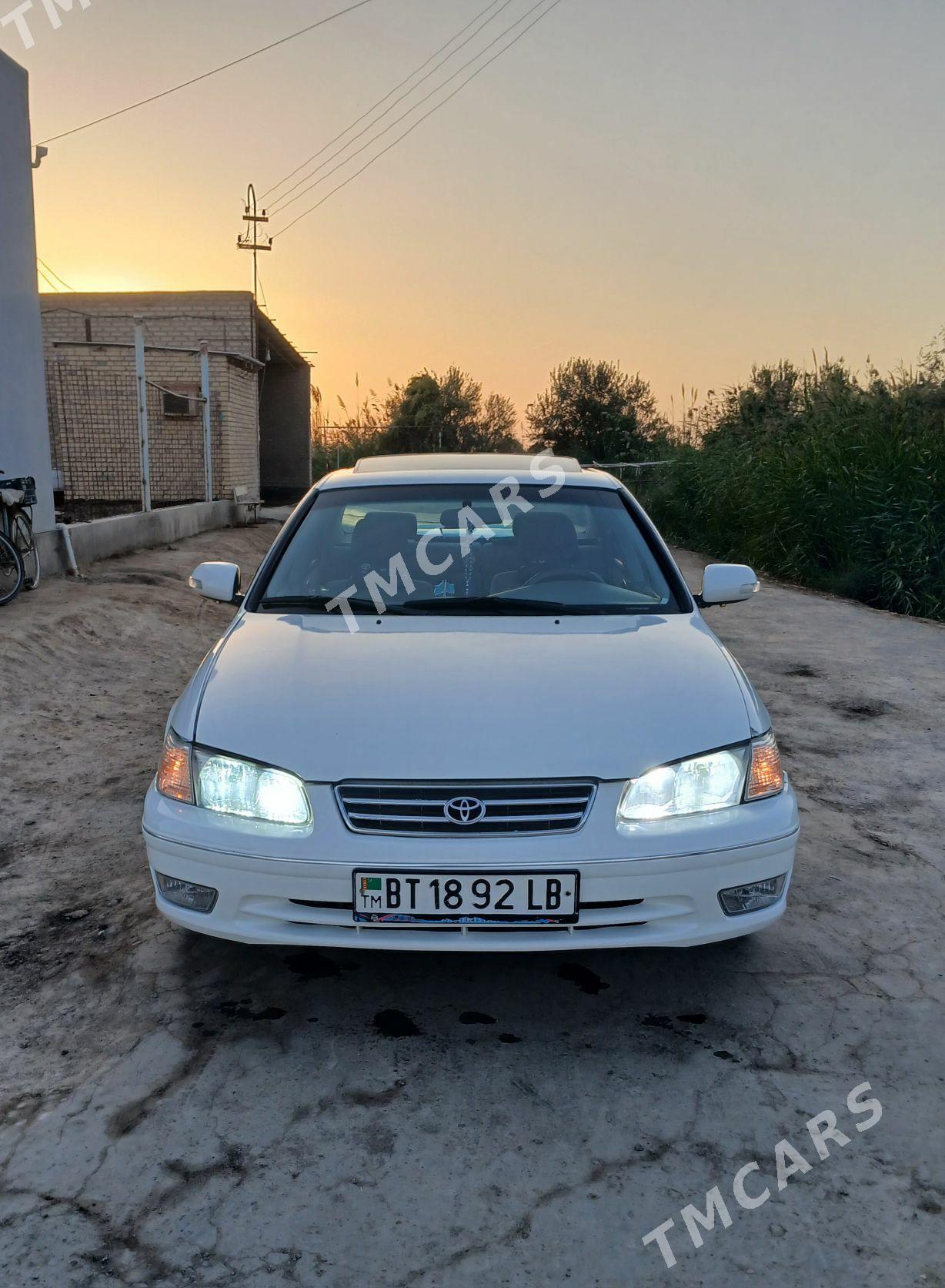 Toyota Camry 2000 - 130 000 TMT - Garabekewül - img 6