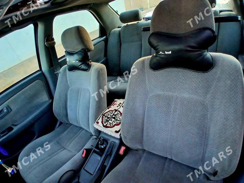 Toyota Camry 2000 - 130 000 TMT - Garabekewül - img 3