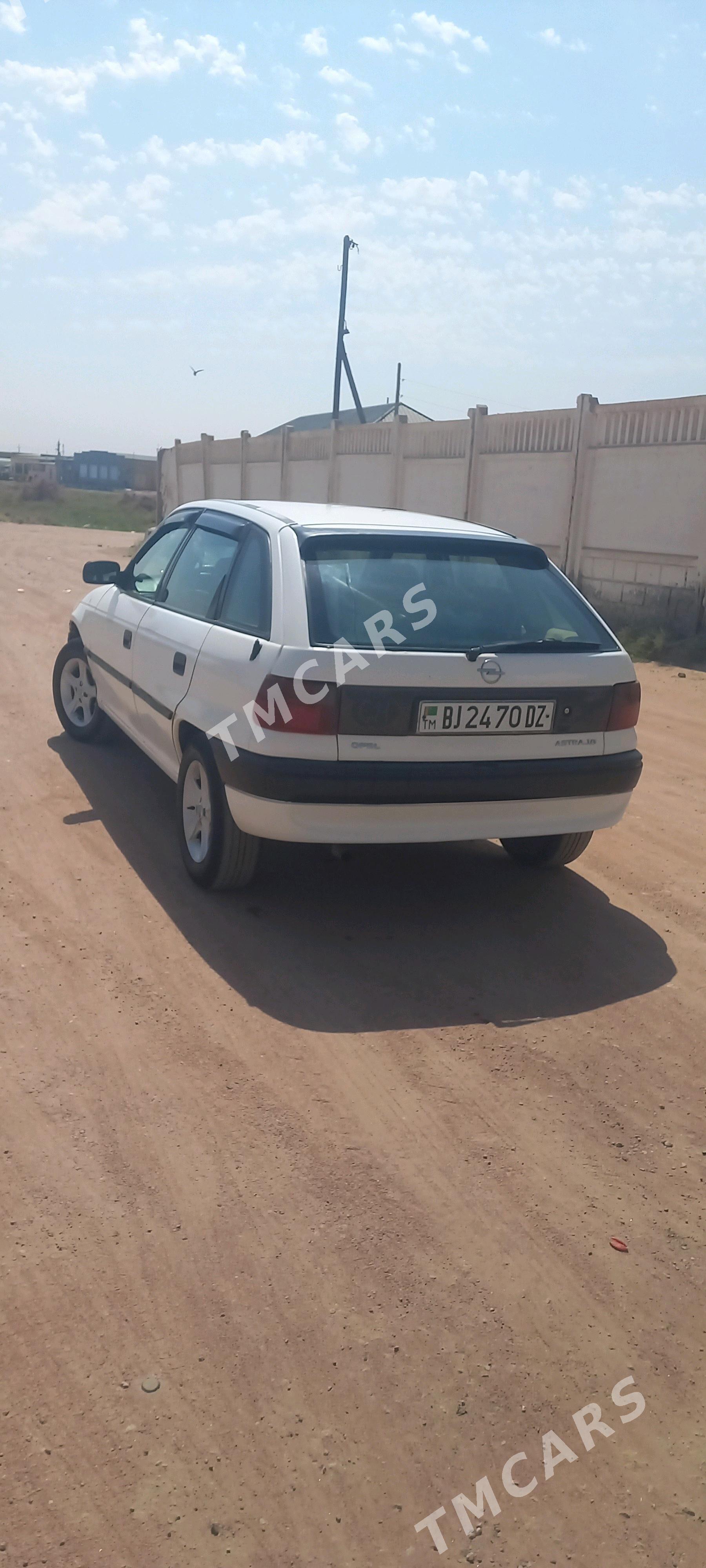 Opel Astra 1995 - 46 000 TMT - Губадаг - img 3