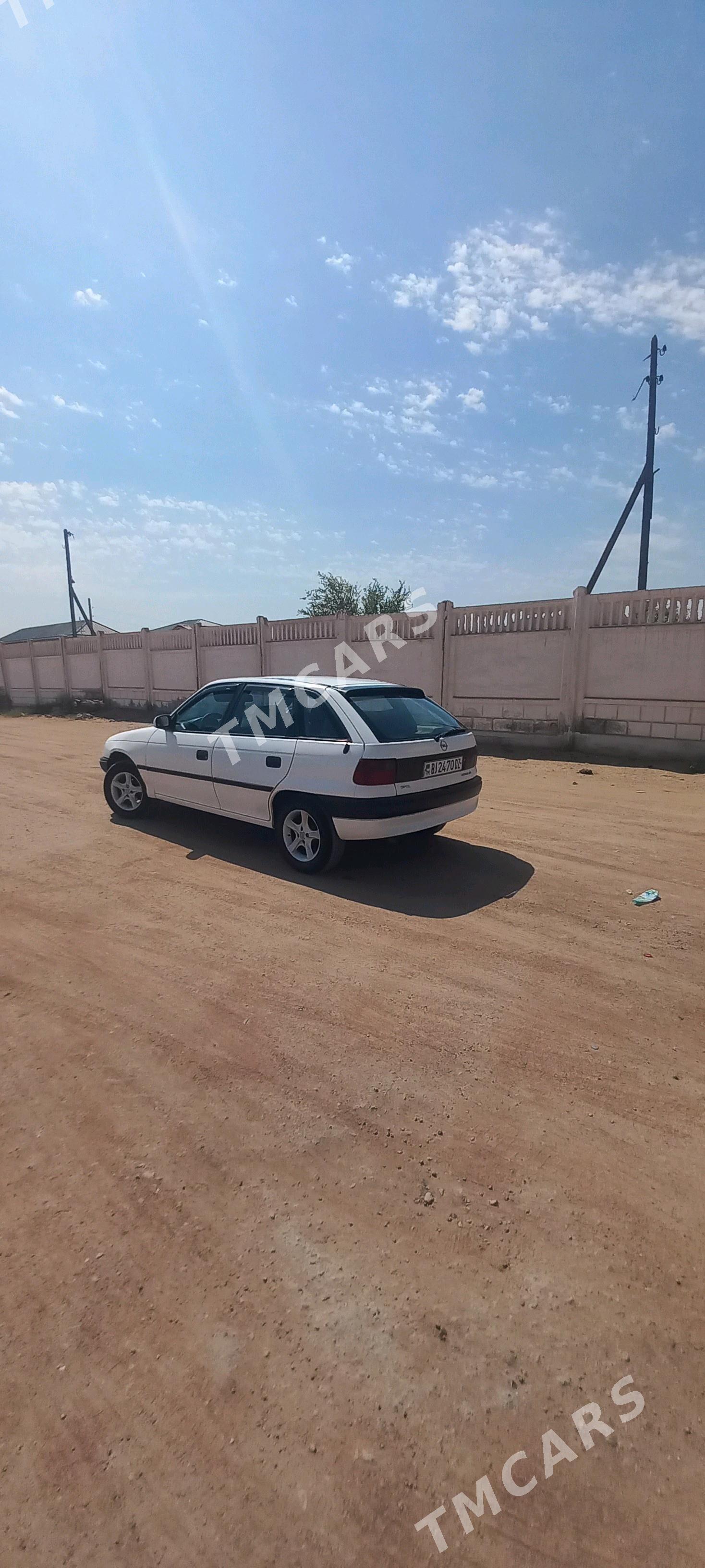 Opel Astra 1995 - 46 000 TMT - Губадаг - img 4