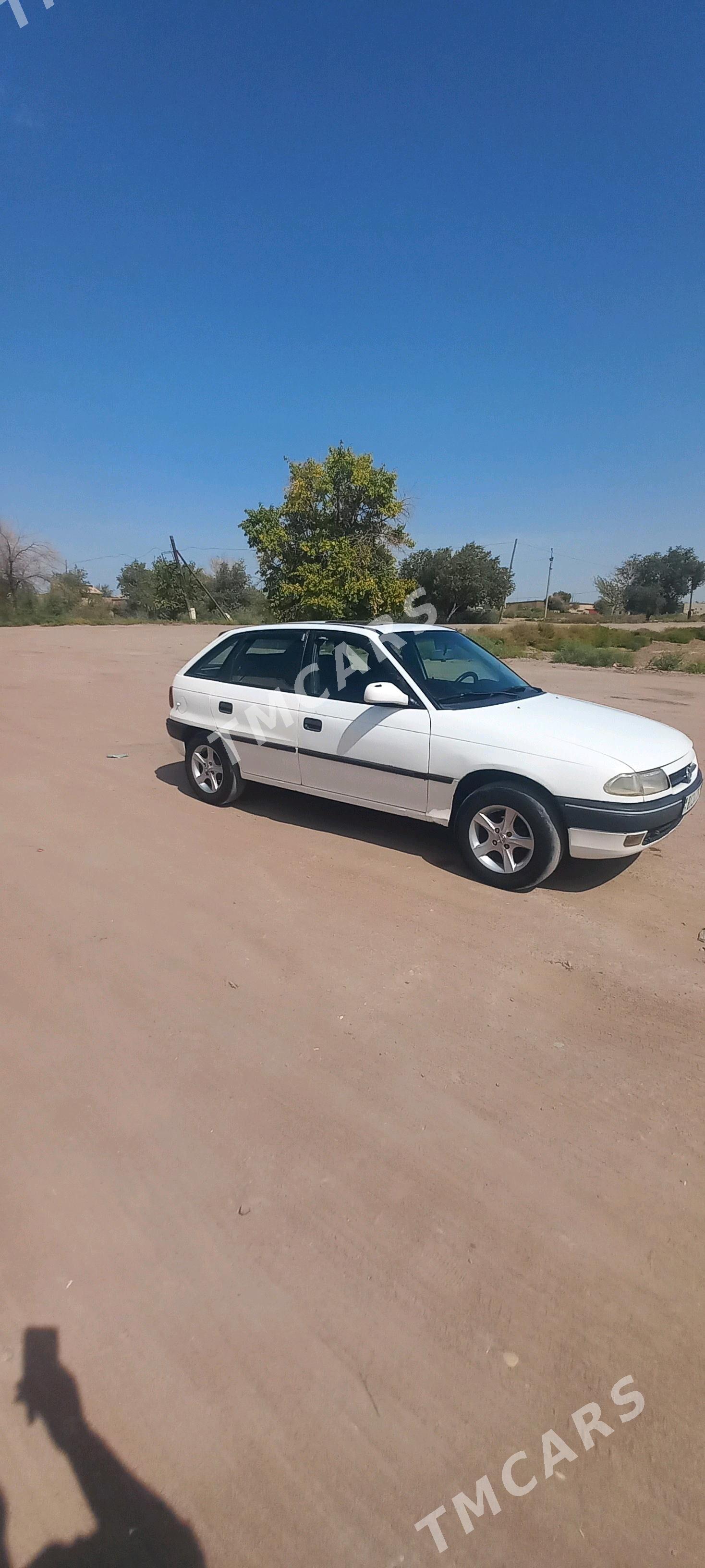 Opel Astra 1995 - 46 000 TMT - Губадаг - img 8