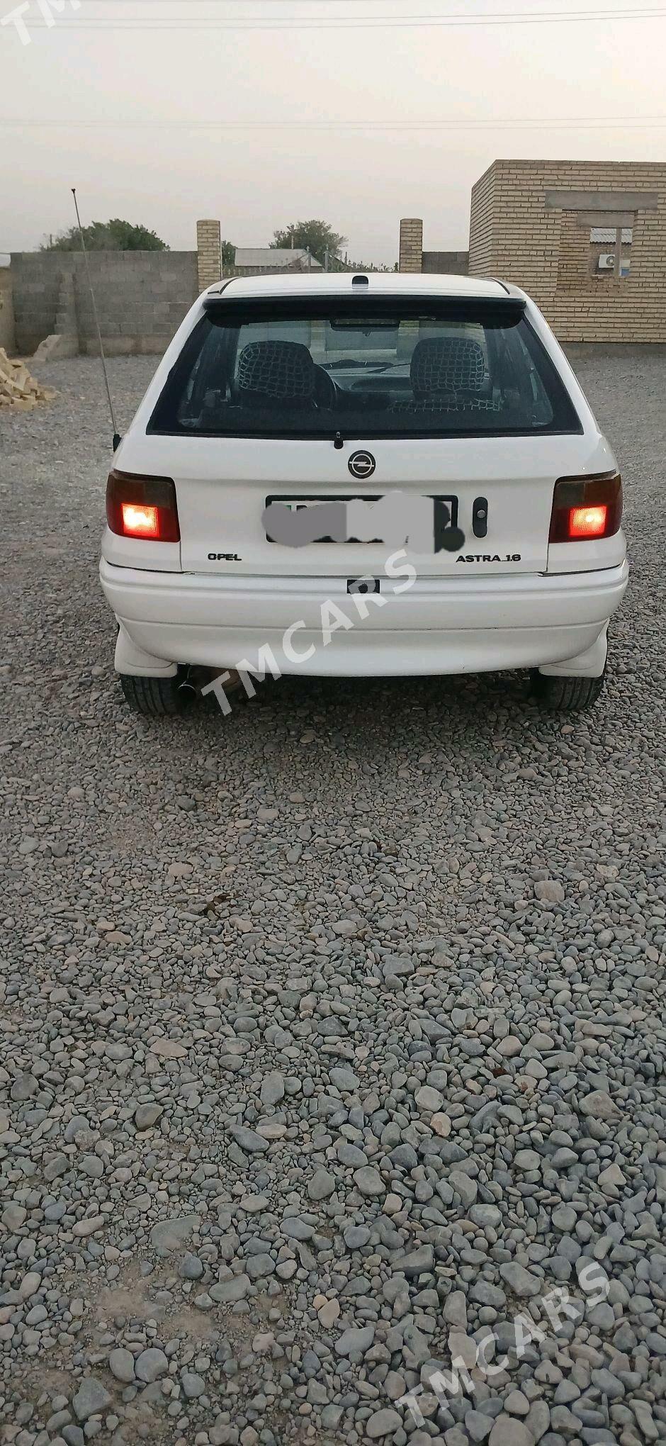 Opel Astra 1993 - 40 000 TMT - Kaka - img 3