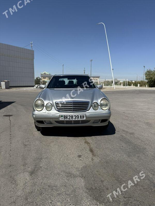 Mercedes-Benz E320 2001 - 119 000 TMT - Мары - img 10