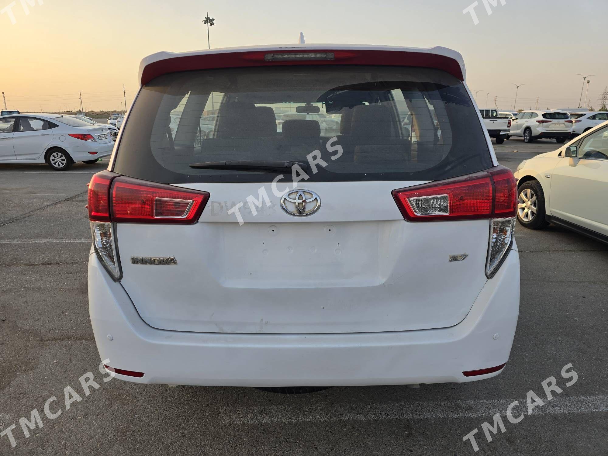Toyota Innova 2021 - 245 000 TMT - Ашхабад - img 4