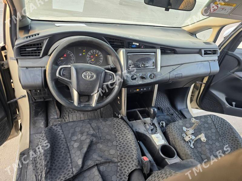 Toyota Innova 2021 - 245 000 TMT - Ашхабад - img 9
