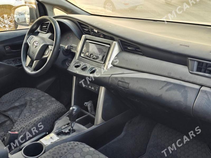 Toyota Innova 2021 - 245 000 TMT - Ашхабад - img 7