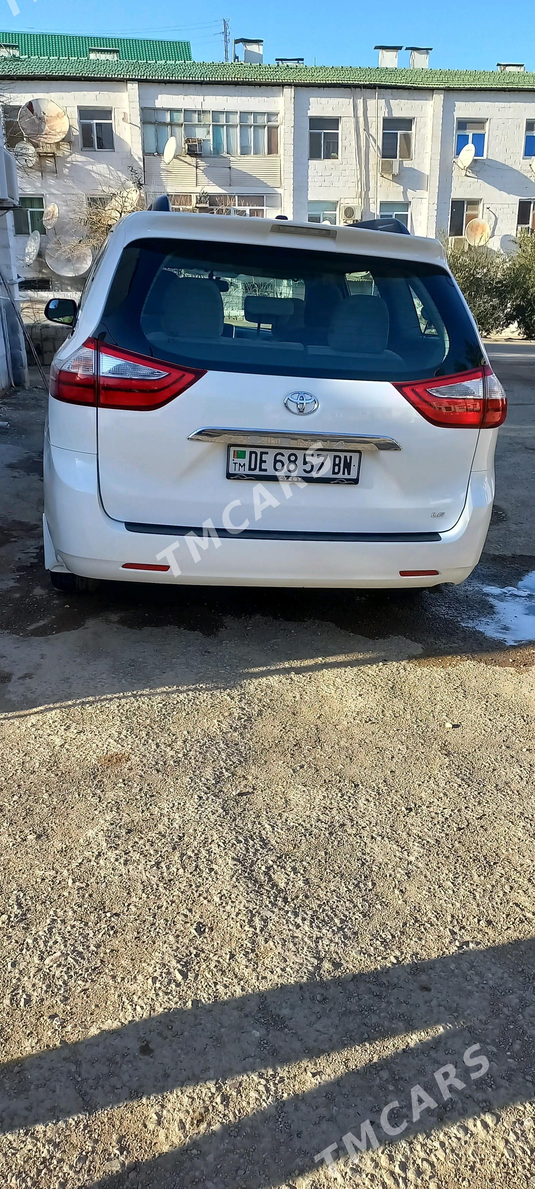 Toyota Sienna 2018 - 400 000 TMT - Türkmenbaşy - img 2