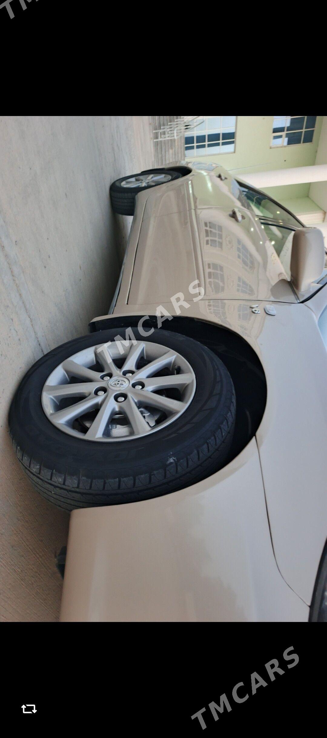 Toyota Camry 2004 - 145 000 TMT - Ак-Бугдайский этрап - img 4