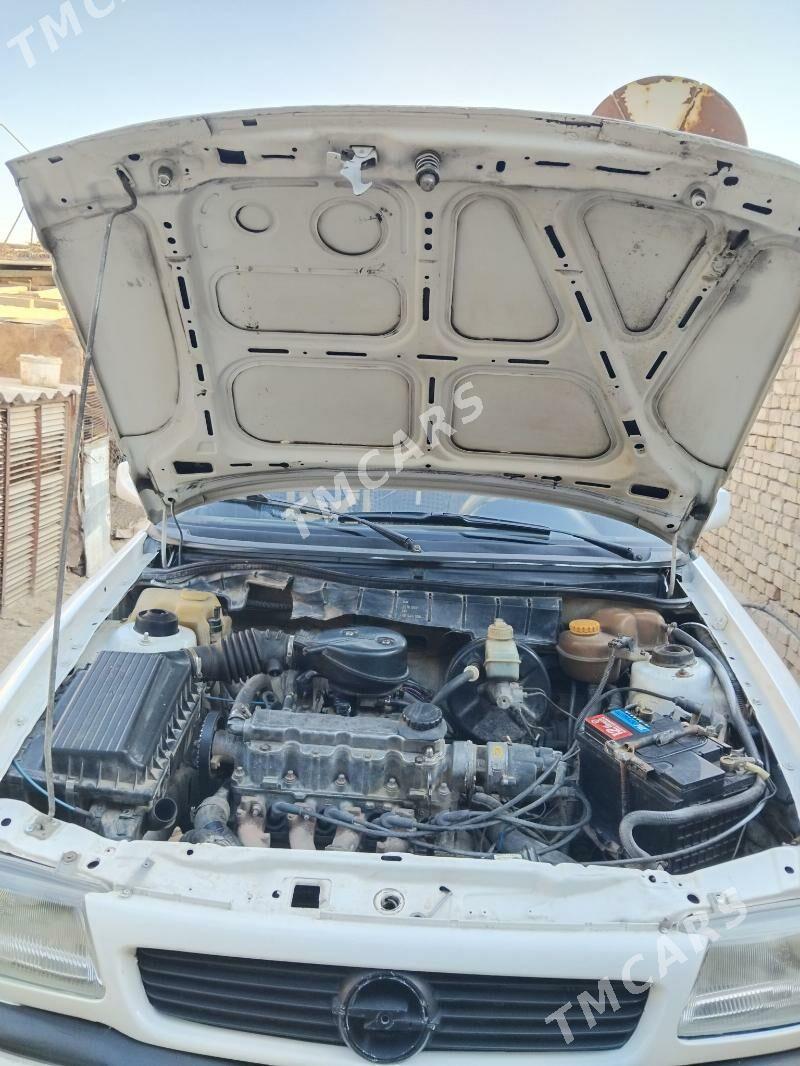 Opel Astra 1992 - 40 000 TMT - Ýolöten - img 3