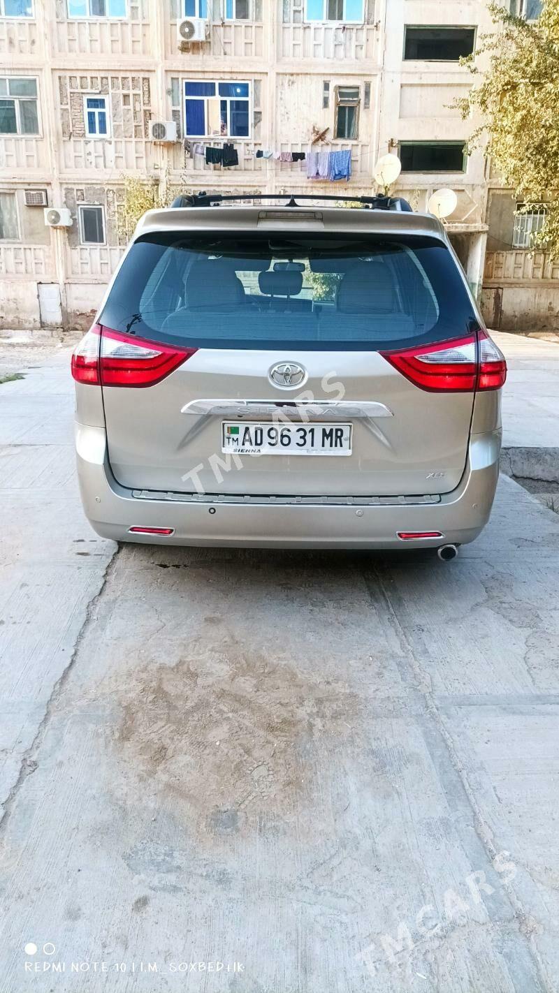 Toyota Sienna 2017 - 395 000 TMT - Мары - img 2
