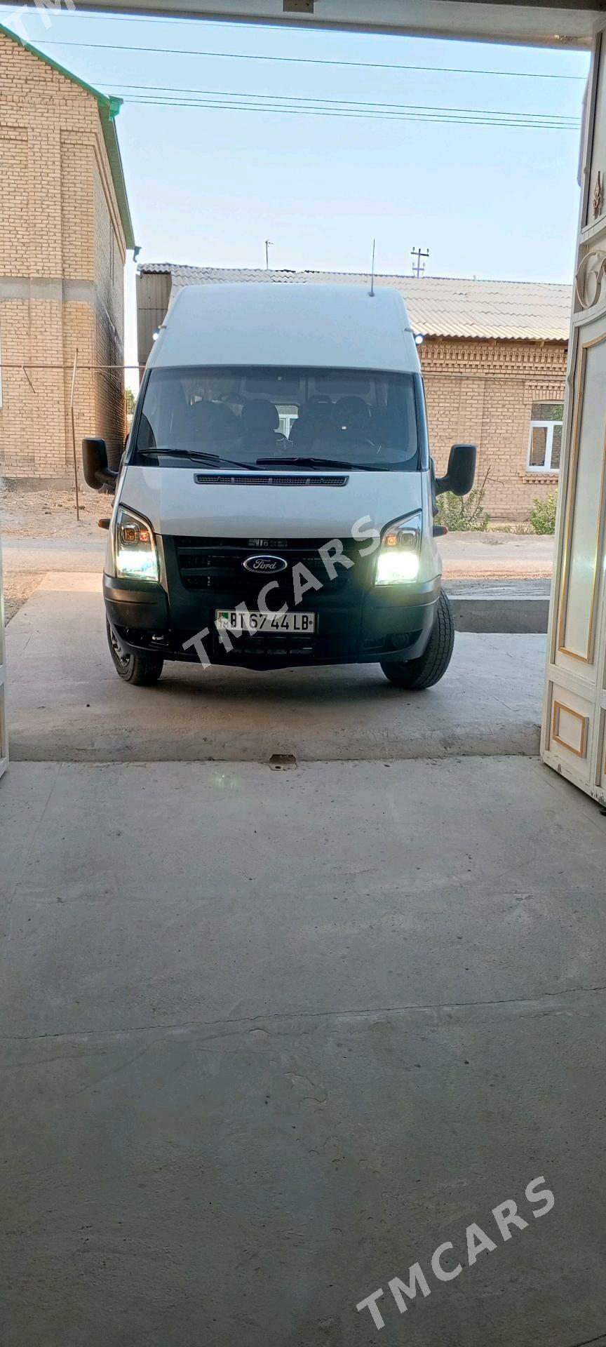 Mitsubishi Rosa 2013 - 250 000 TMT - Туркменабат - img 6